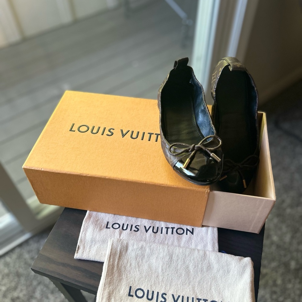 Louis Vuitton Black and Brown Flats for Effortless Style - Picture 5 of 9
